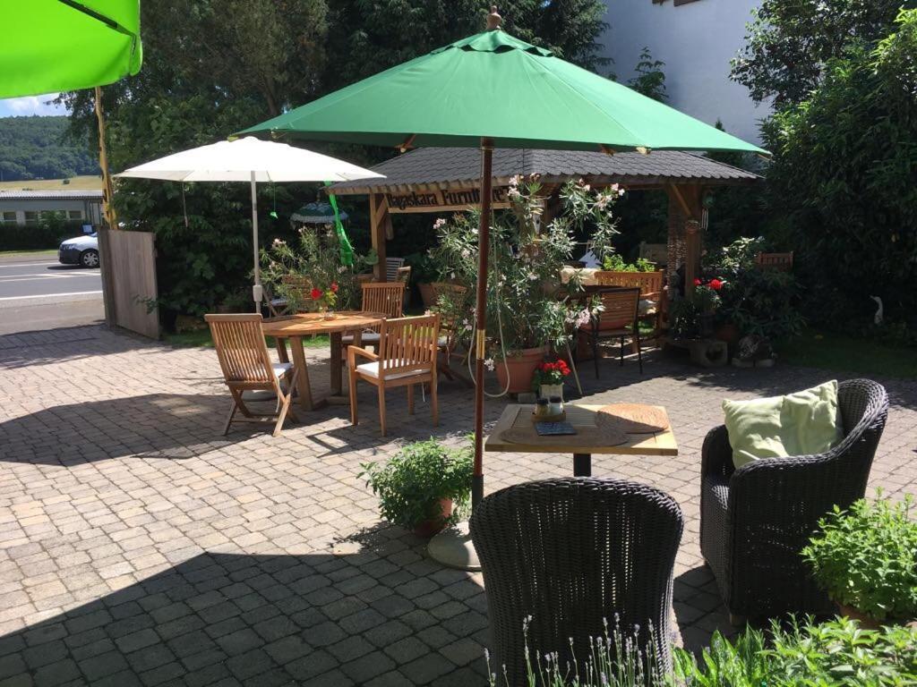 Tektona "Bed & Breakfast" Nidda Bagian luar foto